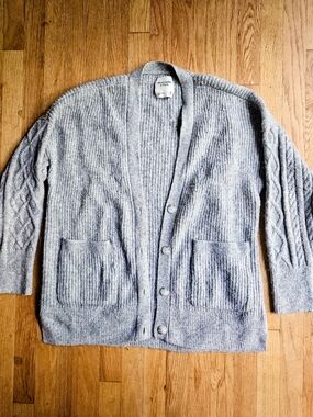 Abercrombie & Fitch Cozy Gray Knit Button-Front Cardigan